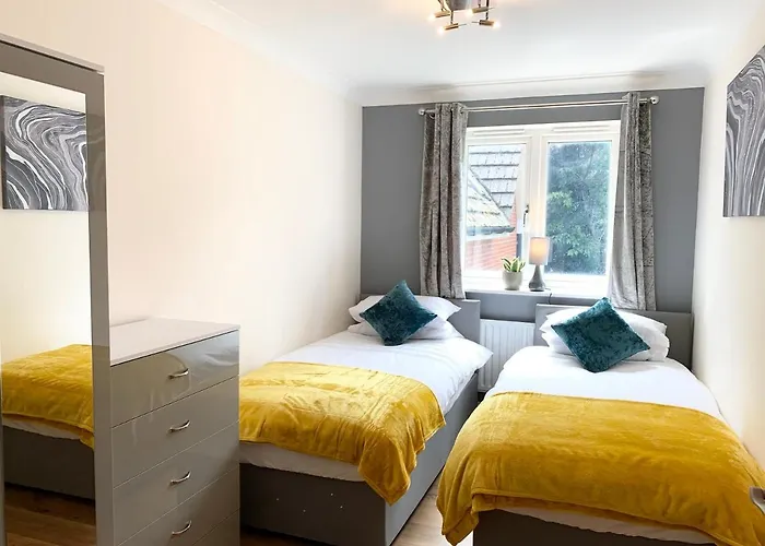 Risinghurst, Oxford, An Entire 2Beds, 2Bathrooms, Free Wi-Fi, Free Parking