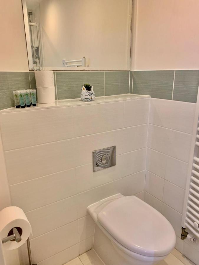 Risinghurst, Oxford, An Entire 2beds, 2bathrooms, Free Wi-fi, Free Parking Apartamento Oxford