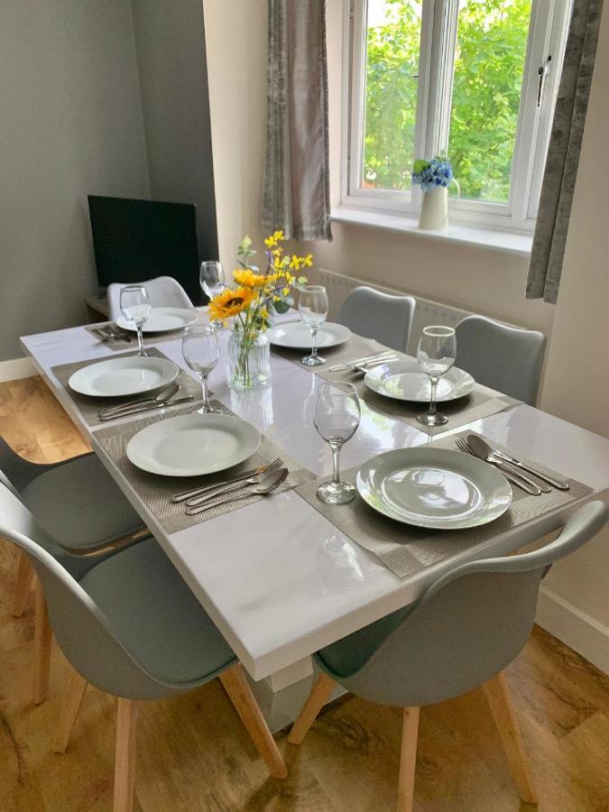 Risinghurst, Oxford, An Entire 2beds, 2bathrooms, Free Wi-fi, Free Parking Apartamento *